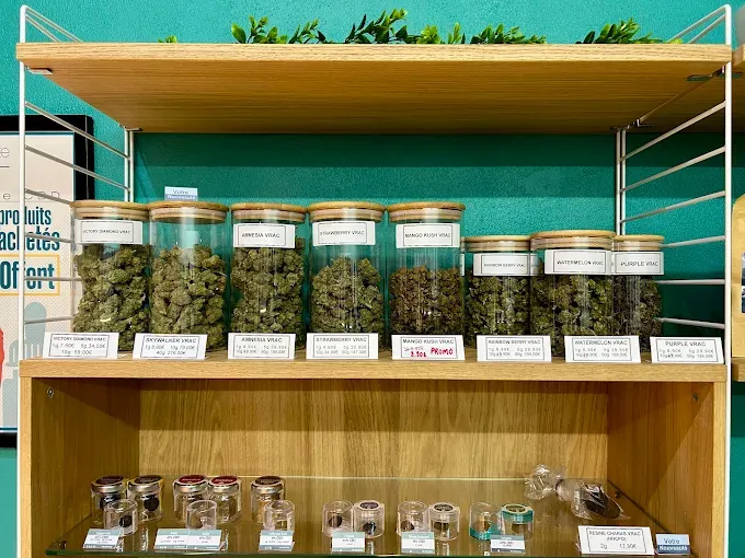 Corner CBD de la boutique HappeSmoke Domarin